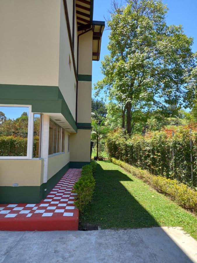 Finca Hotel Zona Franca Rionegro Luaran gambar